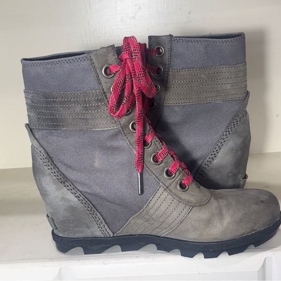 Sorel Women’s Lexie Wedge Waterproof Lug Sole Boots Size 8.5 - Picture 8 of 12